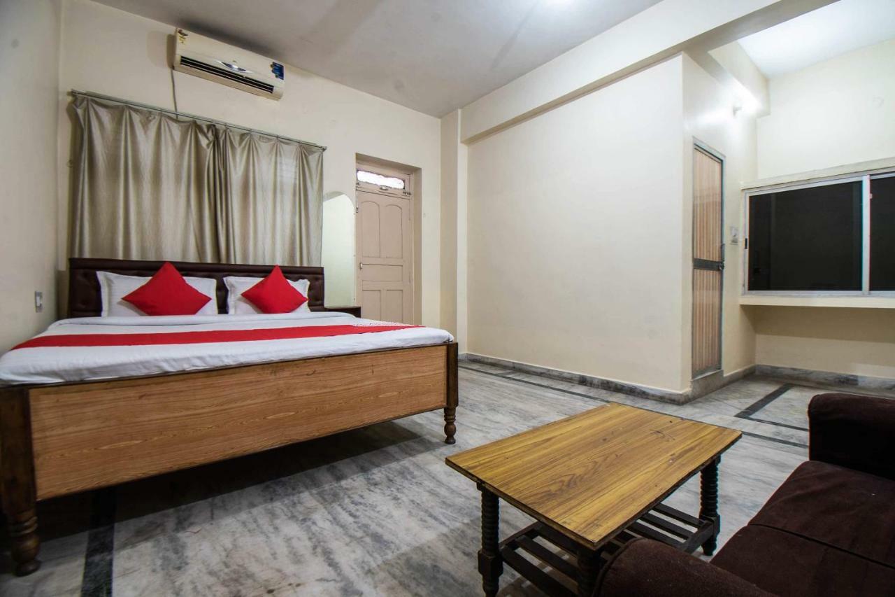 Oyo 29792 Piyush Hajipur Hotel Exterior photo